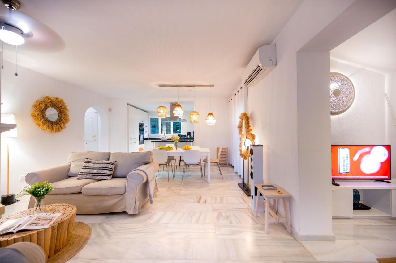 Typical Beach House Las Chapas Playa With Heated Pool Marbella Bagian luar foto