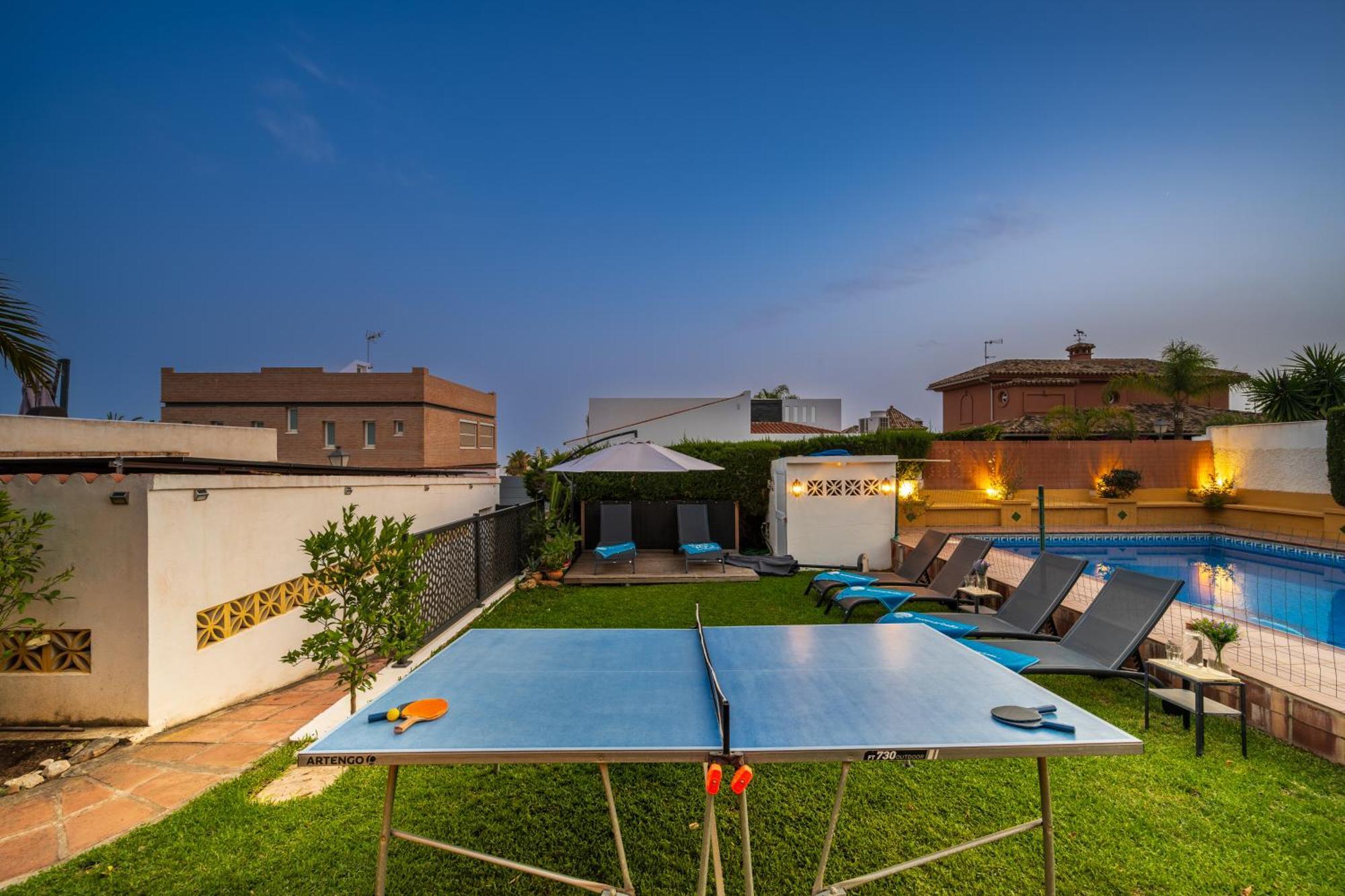 Typical Beach House Las Chapas Playa With Heated Pool Marbella Bagian luar foto