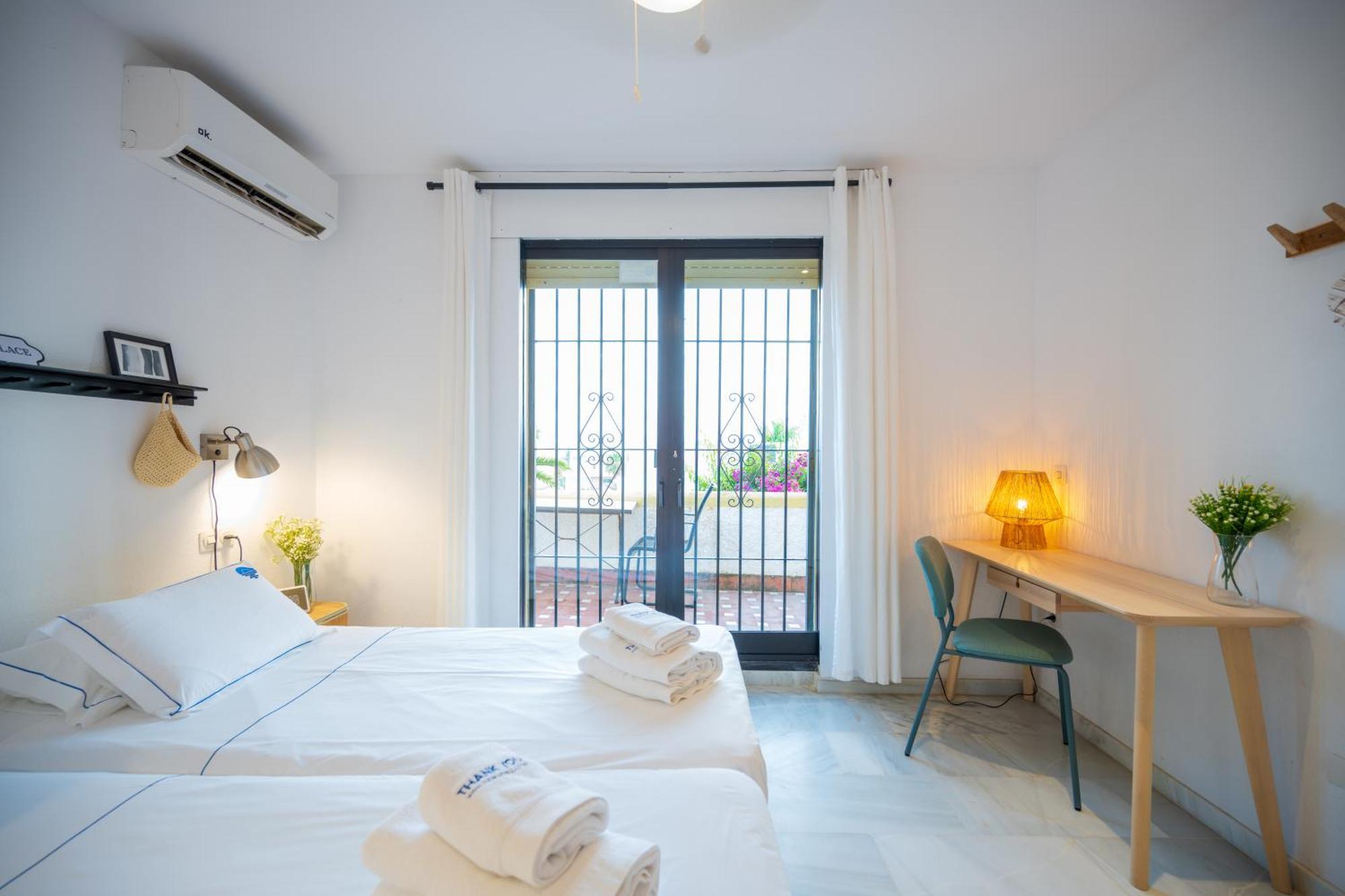 Typical Beach House Las Chapas Playa With Heated Pool Marbella Bagian luar foto