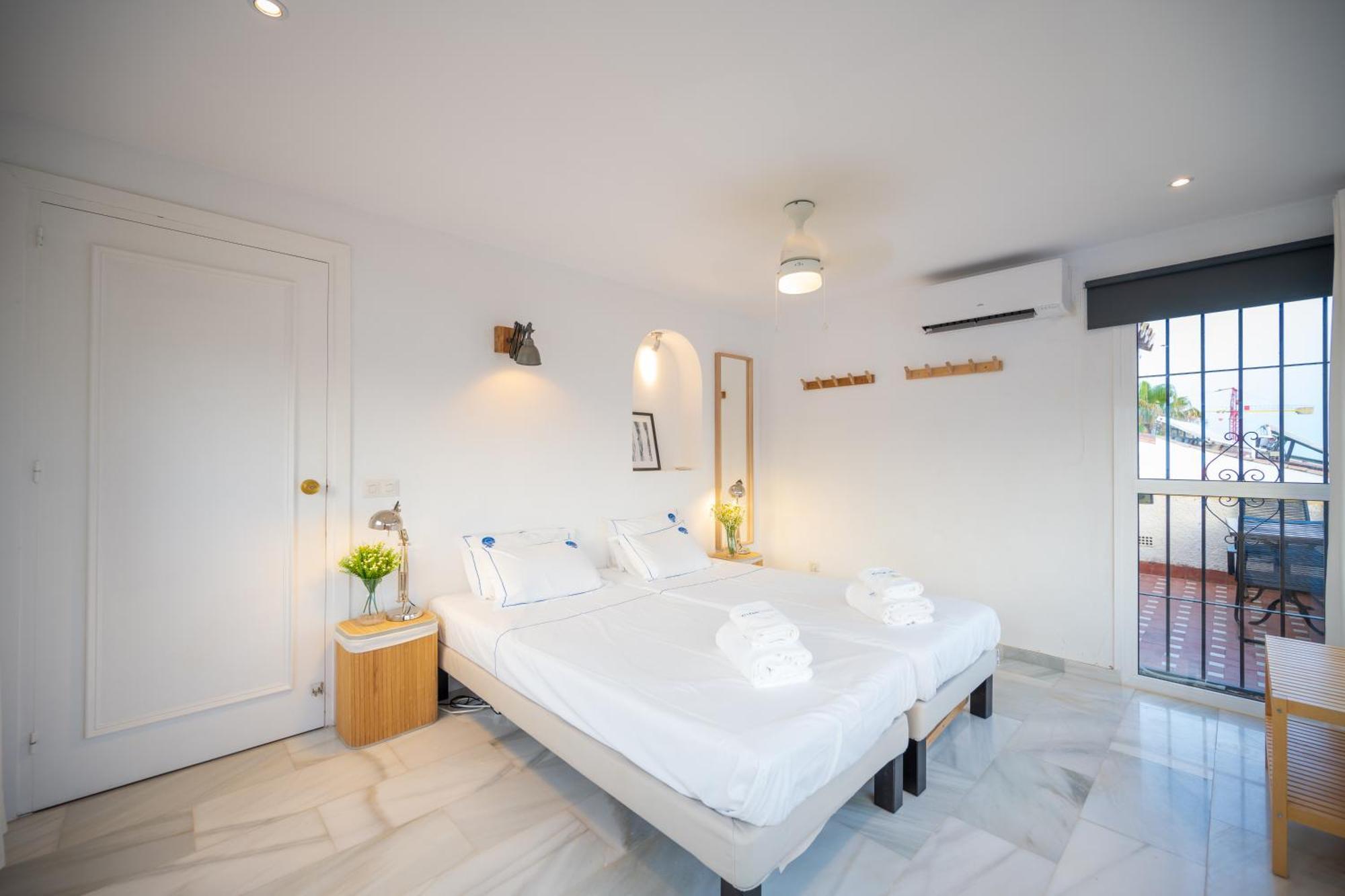 Typical Beach House Las Chapas Playa With Heated Pool Marbella Bagian luar foto