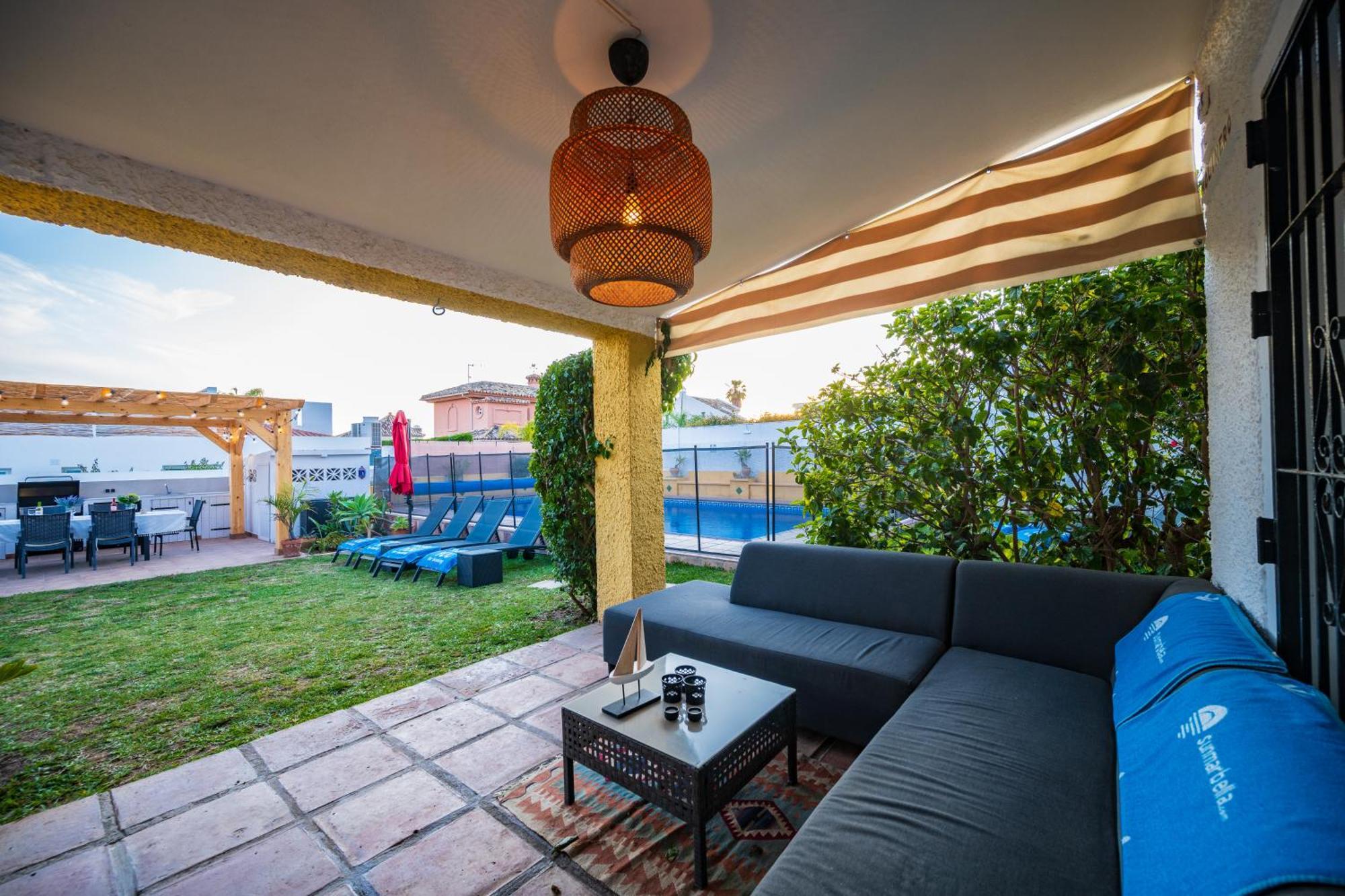 Typical Beach House Las Chapas Playa With Heated Pool Marbella Bagian luar foto