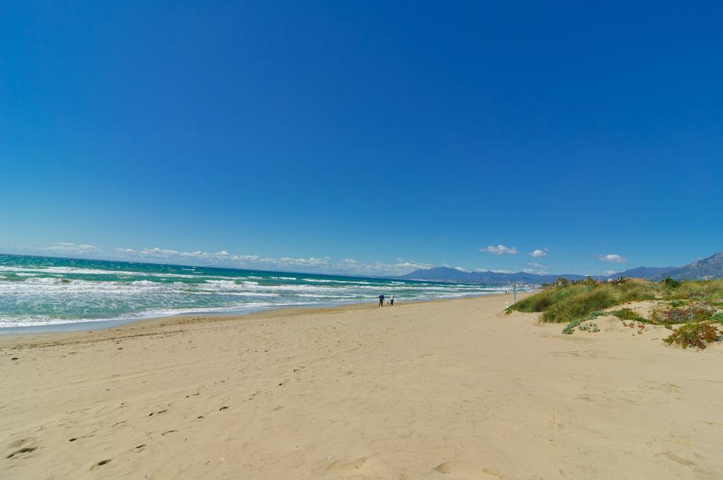 Typical Beach House Las Chapas Playa With Heated Pool Marbella Bagian luar foto